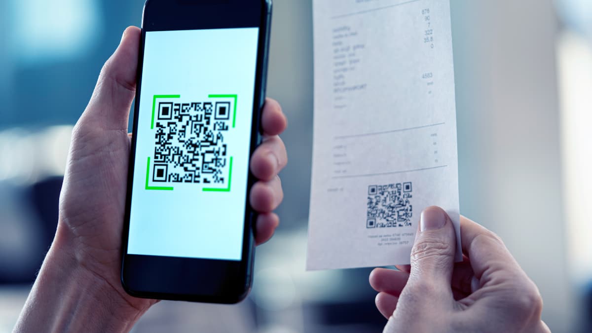 Cobra con QR o desde el celular.